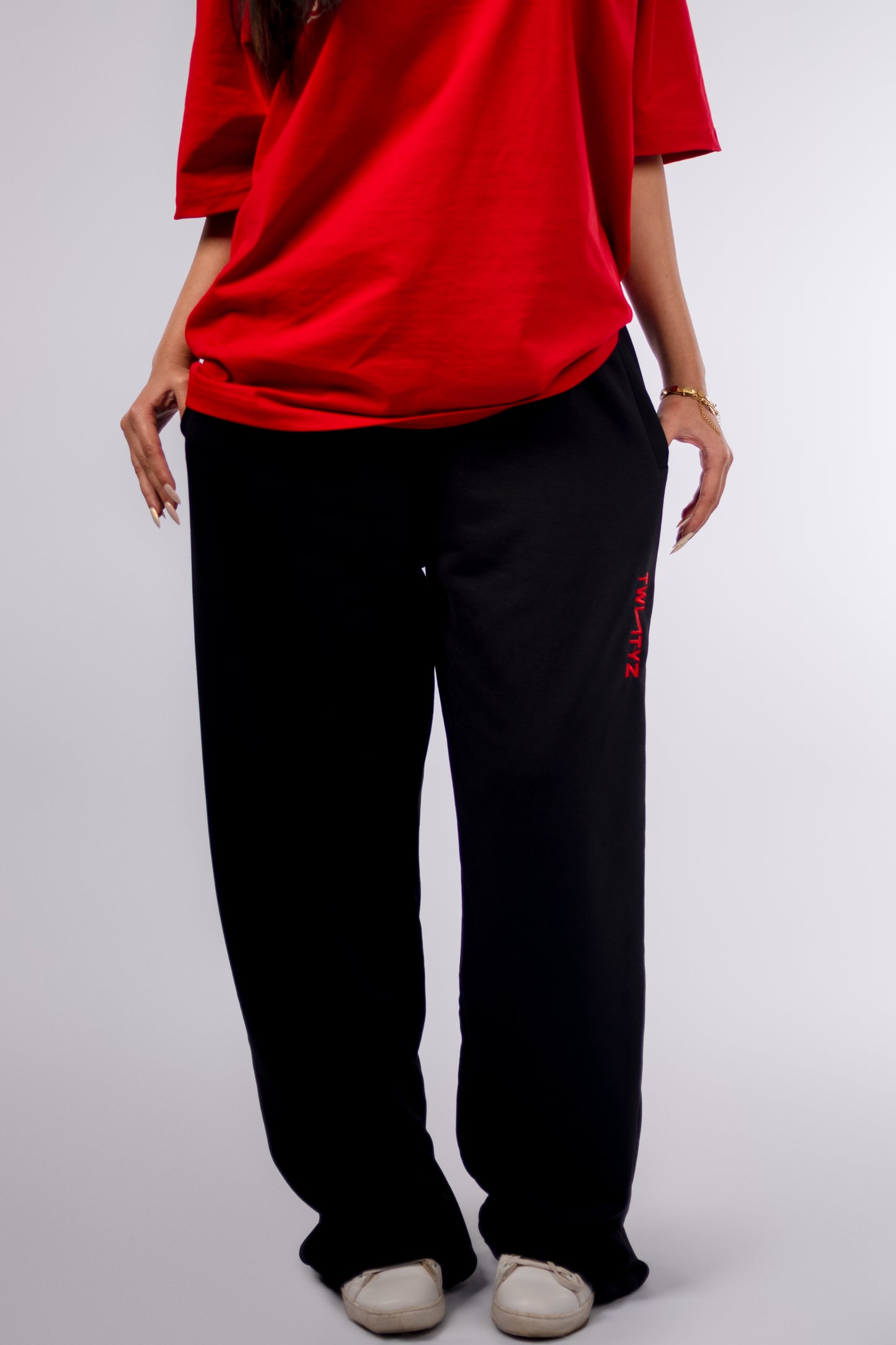 TWNTYZ BLACK SWEATPANTS